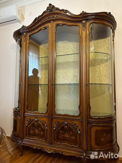 Продаеться румынская мебель 