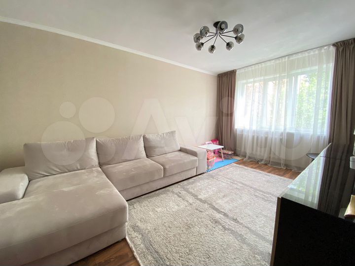 2-к. квартира, 52 м², 3/9 эт.