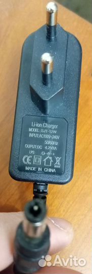 Зарядное устройство/блок питания 4,2 V/2A