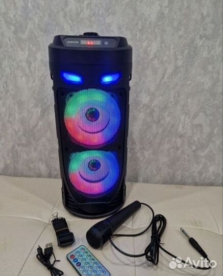 Блютуз колонка с микрофоном и караоке. Новая