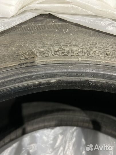 Bridgestone Blizzak Spike-01 215/65 R16