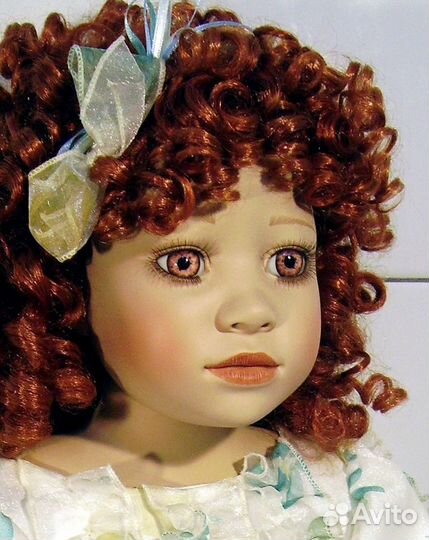 Коллекционная,виниловая кукла Maisie