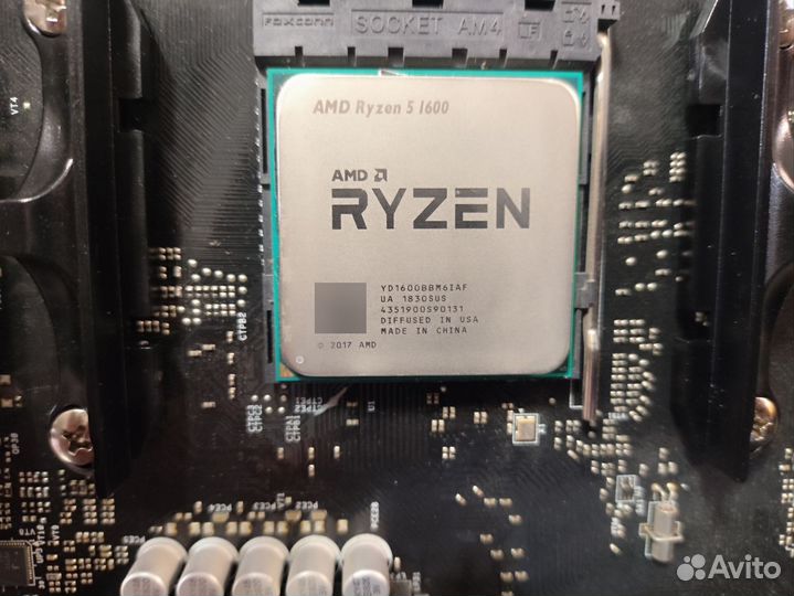 Материнская плата с процессором и видеокартой