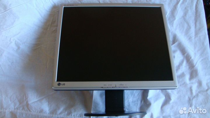 Монитор lg 19