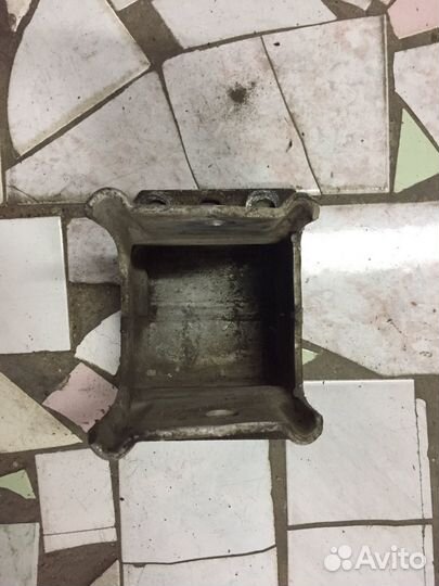 Усилитель переднего бампера, левый Audi A8 D3