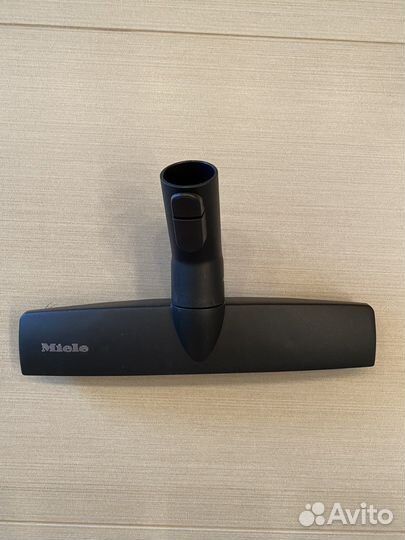 Щетка для твердых напольных покрытий miele