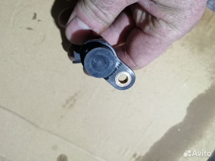Датчик положения распредвала Opel Meriva Astra