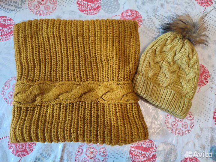 Шапка и шарф-снуд. В отличном состоянии