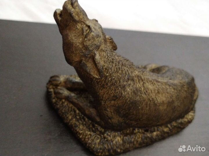 Одинокий волк статуэтка бронза