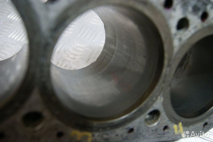 Блок цилиндров Kawasaki GPZ1000RX