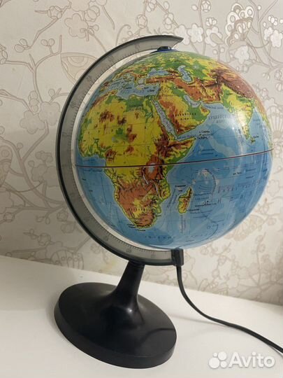 Глобус с подсветкой физический