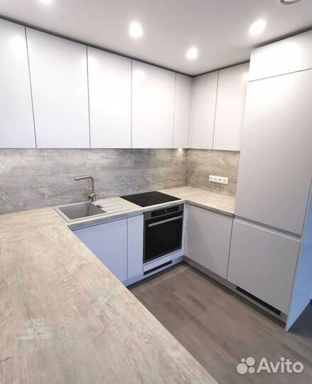 Кухня до потолка