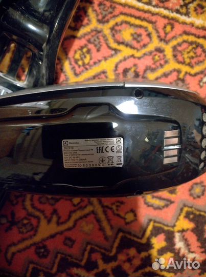Беспроводной пылесос electrolux zb2816 на запчасти