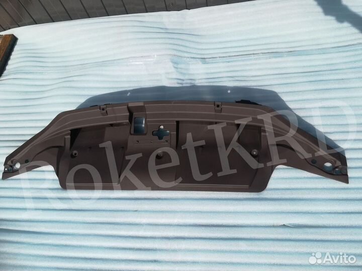 Подкапотная накладка Toyota Land Cruiser 200