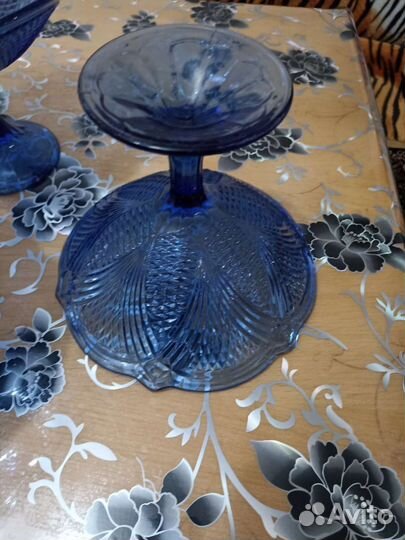 Ваза для фруктов цветное стекло