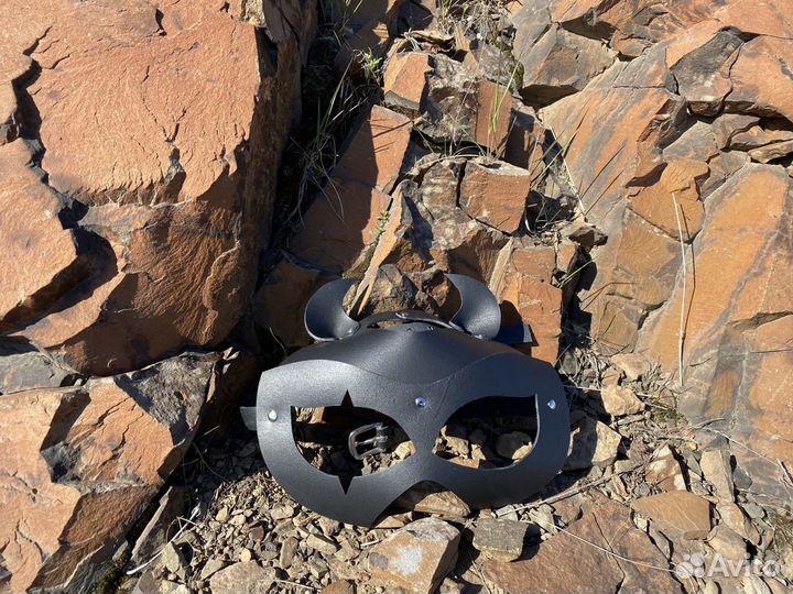 Маска кожаная