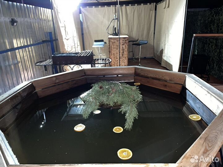 Баня на дровах с бассейном и подгреваемым чаном