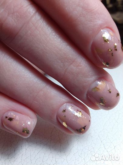 Маникюр в салоне