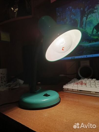 Настольный светильник 220В, работает с лампой E27