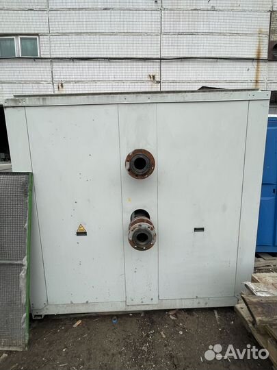 Чиллер промышленный 270 кВт наработка меньше часа