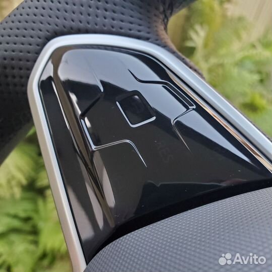 Руль Volkswagen сенсорный Tiguan 2 Passat B8