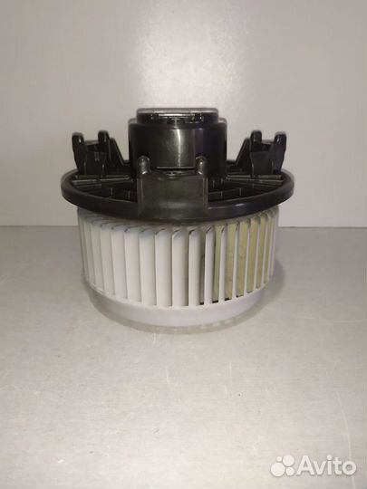 Мотор отопителя Toyota Corolla 2011