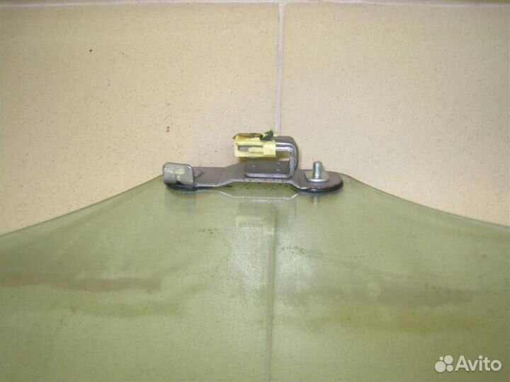 Стекло заднее левое Subaru Forester SG/S11 2006