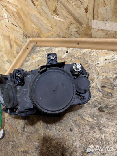 Фара Левая Пассат Б6 Галоген Оригинал 3C0941005T