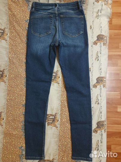 Джинсы новые
