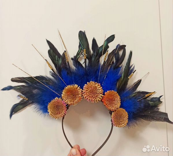 Ободок с перьями и цветами