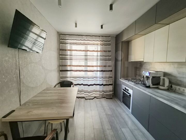 1-к. квартира, 42 м², 8/10 эт.