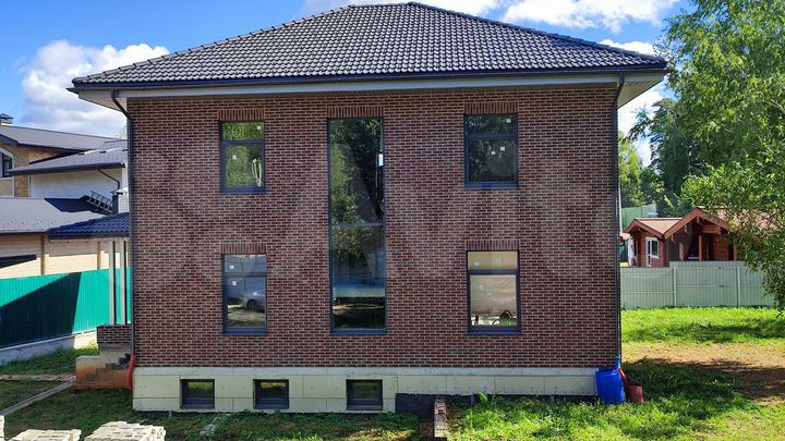 Коттедж 258 м² на участке 13,4 сот.