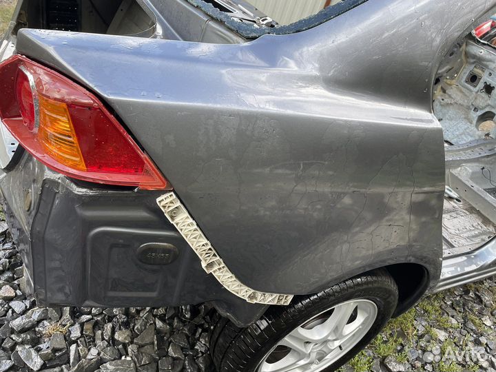 Задняя правая четверть Mitsubishi Lancer X 10