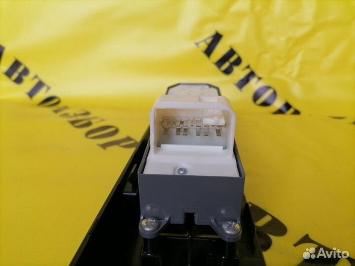 Блок управления стеклоподъемниками Toyota Rav4 40