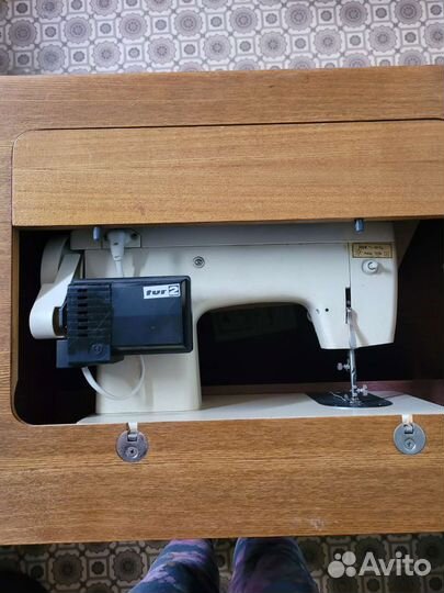 Швейная машинка Чайка 142м бу