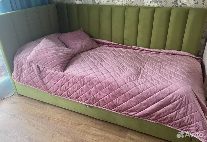 Кровать в детскую комнату