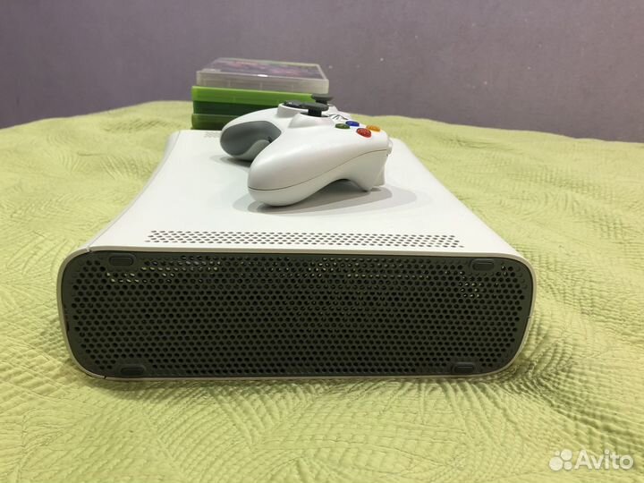 Xbox 360 с дисками