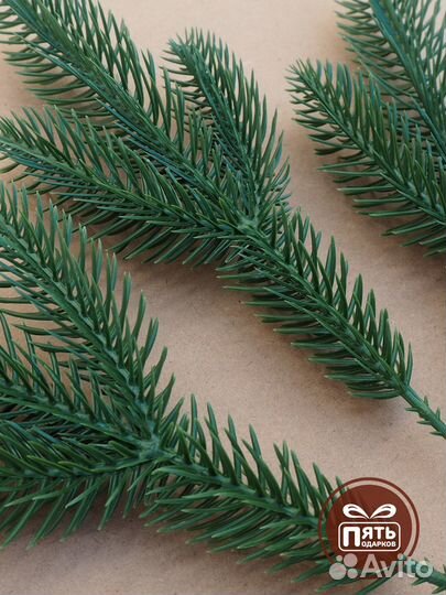 Литая хвоя, еловые ветки, искусственная литая хвоя