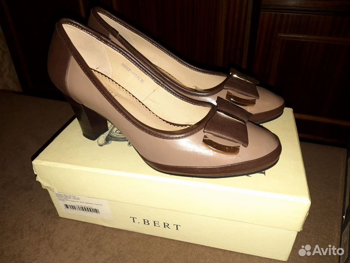 Туфли женские кожаные 39 размер T.bert