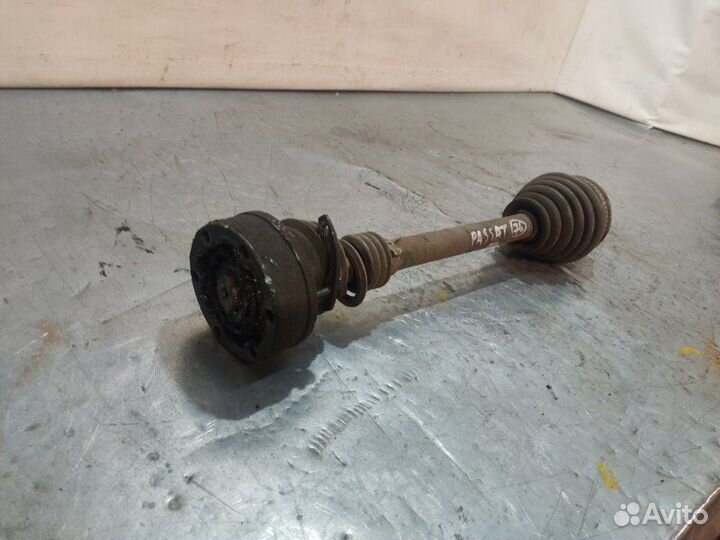 Привод, полуось левый Volkswagen Passat B6 BSE