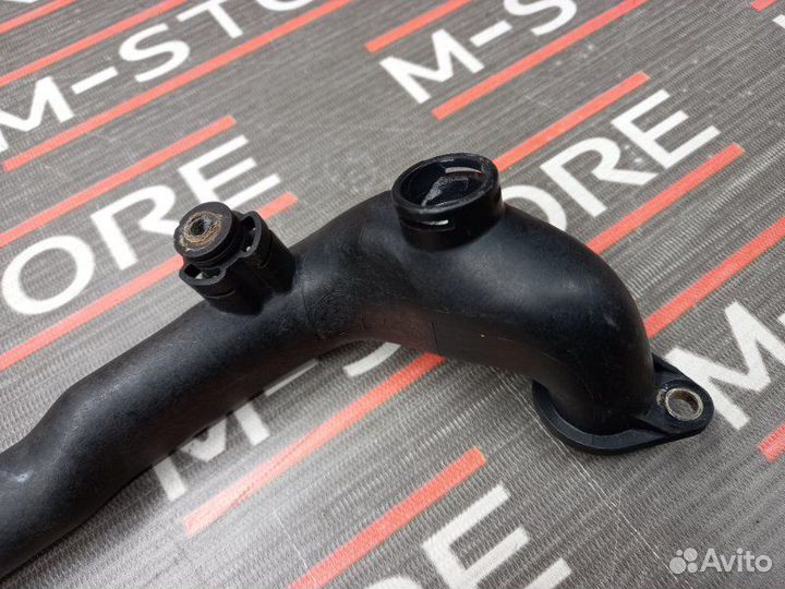 Патрубок системы охлаждения Mercedes-Benz C-Class