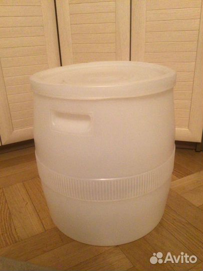 Бачок пластиковый