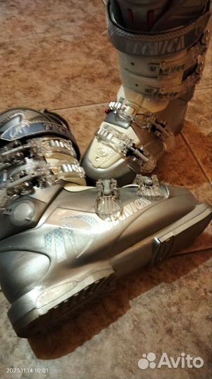 Горнолыжные ботинки женские