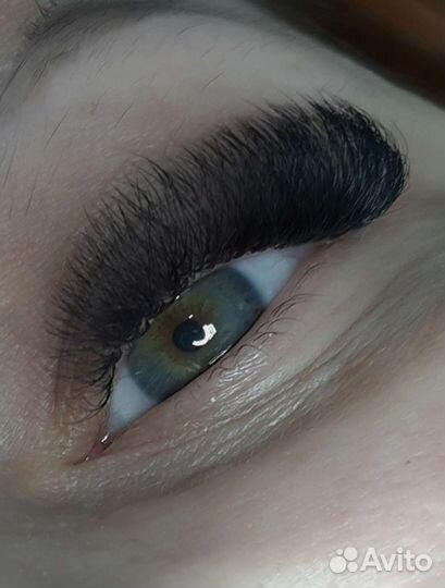 Наращивание ресниц, оформление бровей