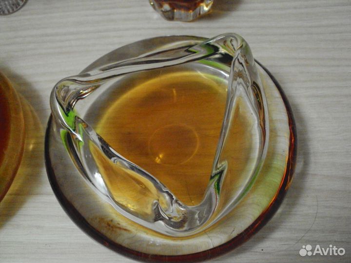 Пепельницы, вазочка и корзинка цветное стекло СССР