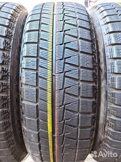 Bridgestone Blizzak Revo GZ 215/60 R17 96Q