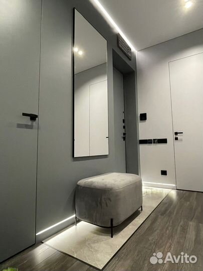 Зеркало в прихожую в раме