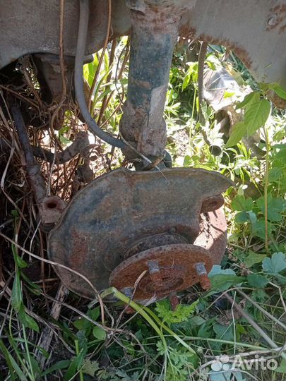 Кулак поворотный передний Honda Concerto