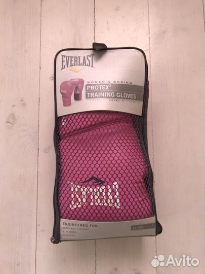 Боксерские перчатки