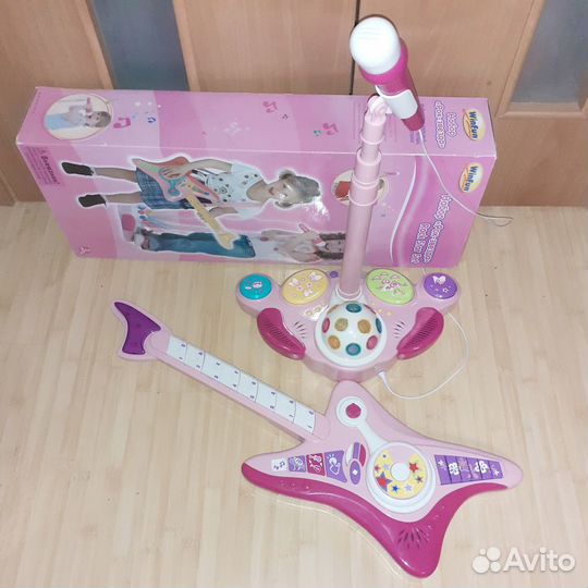 Набор Рок звезда (гитара и стойка с микрофоном)